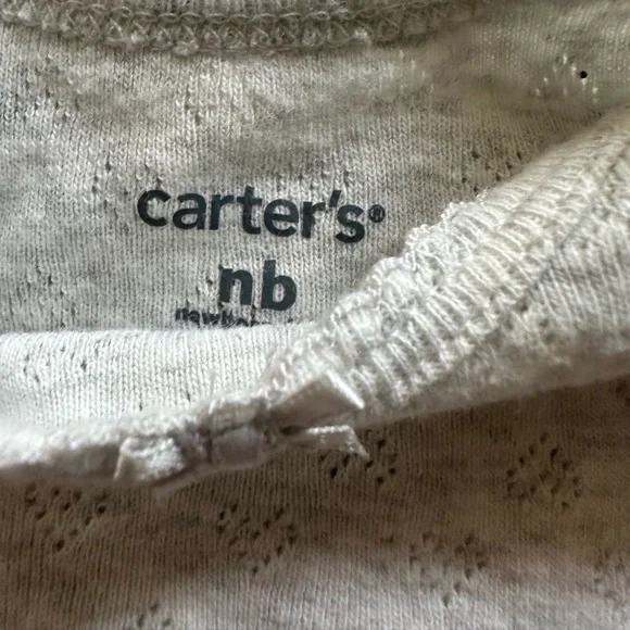 Donated☀️
 💙5/$25💙 Carters Newborn Long Sleeve Onesies - Picture 3 of 3